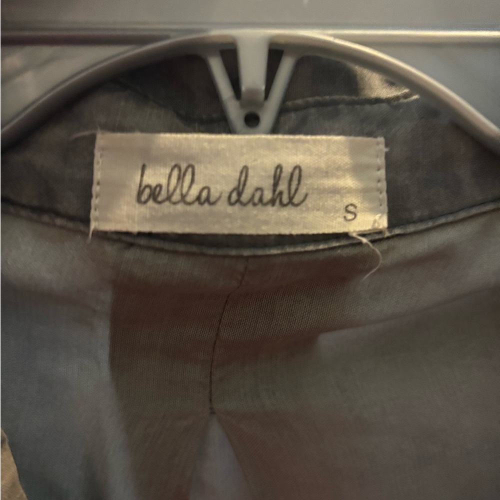 Bella Dahl Gray Top